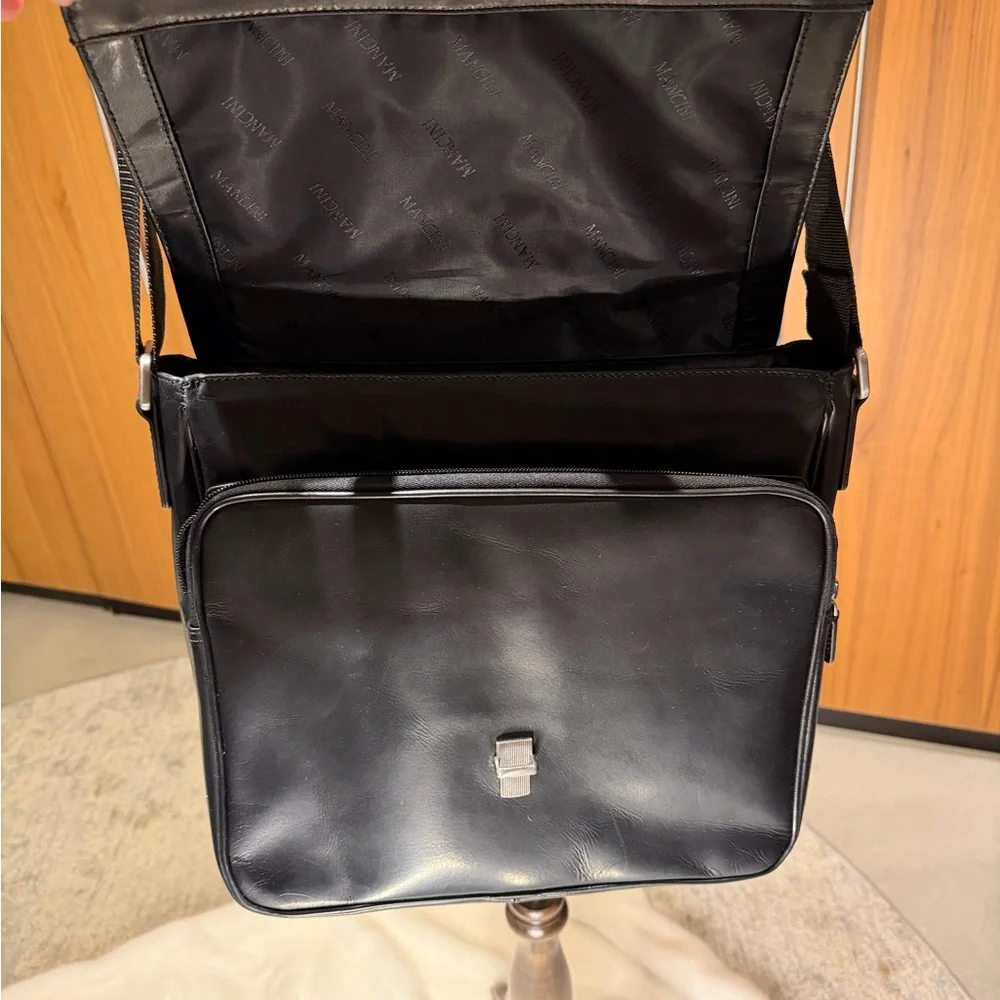 N/A mancini messenger